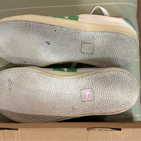 Veja White Sneakers with Green Heel Tab - Picture 7 of 14